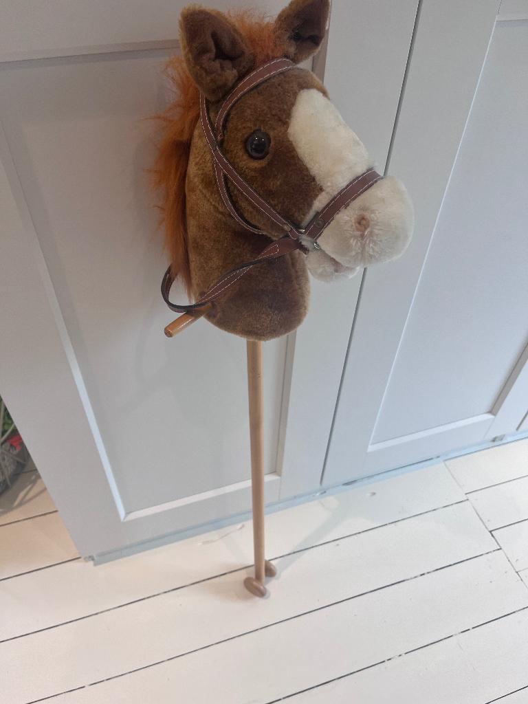 Stokpaardje met geluid, Kinderen en Baby's, Ophalen, Gebruikt