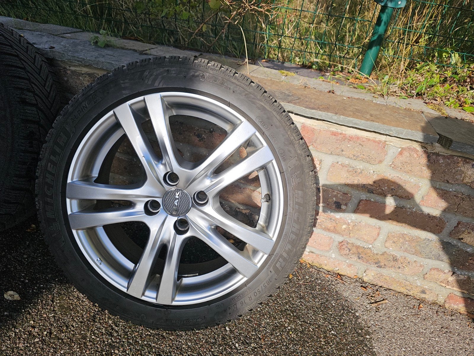 4 roues hiver 16" Twingo 3, jantes alu MAK + pneus Michelin, Pneus hiver, 16 pouces, Véhicule de tourisme, Pneu(s)