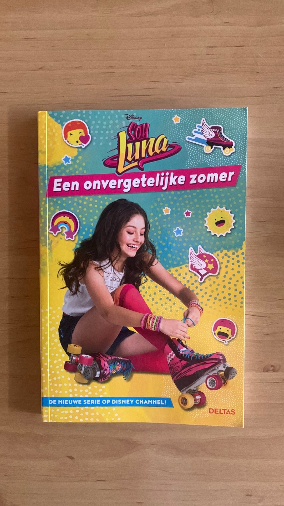 Boek ‘Soy Luna’, Ophalen of Verzenden, Zo goed als nieuw