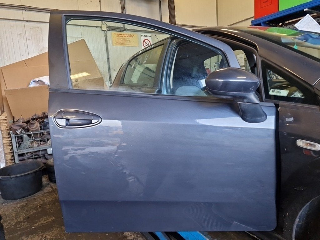 PORTE AVANT DROITE Fiat Punto Evo (199) (|51846214|), FCA Germany GmbH, IPC D1-09 Bahnhofsplatz
65423  Rüsselsheim am Main, DE