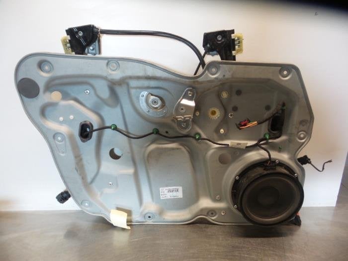 Mécanique vitre 2portes avant gauche d'un Volkswagen Caddy, -, 3 mois de garantie, Utilisé, -