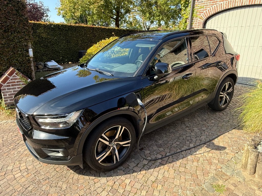 Volvo XC4O T5 Recharge R-Design Black Edition 2021, Auto's, Dealer onderhouden, Zwart, 5 zetels, 5 deurs