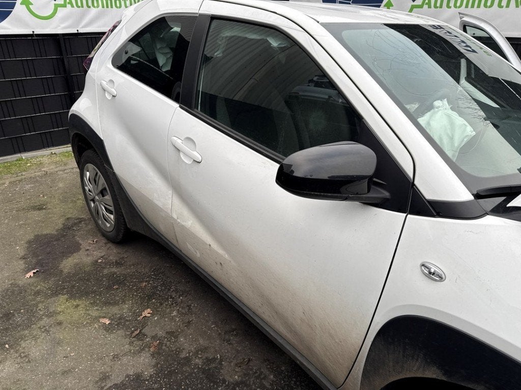 JUPE LATERALE DROIT Toyota Aygo X (01-2021/-) (|758500H020|), Kundenbetreuung@toyota.de, Droite, Toyota, Utilisé