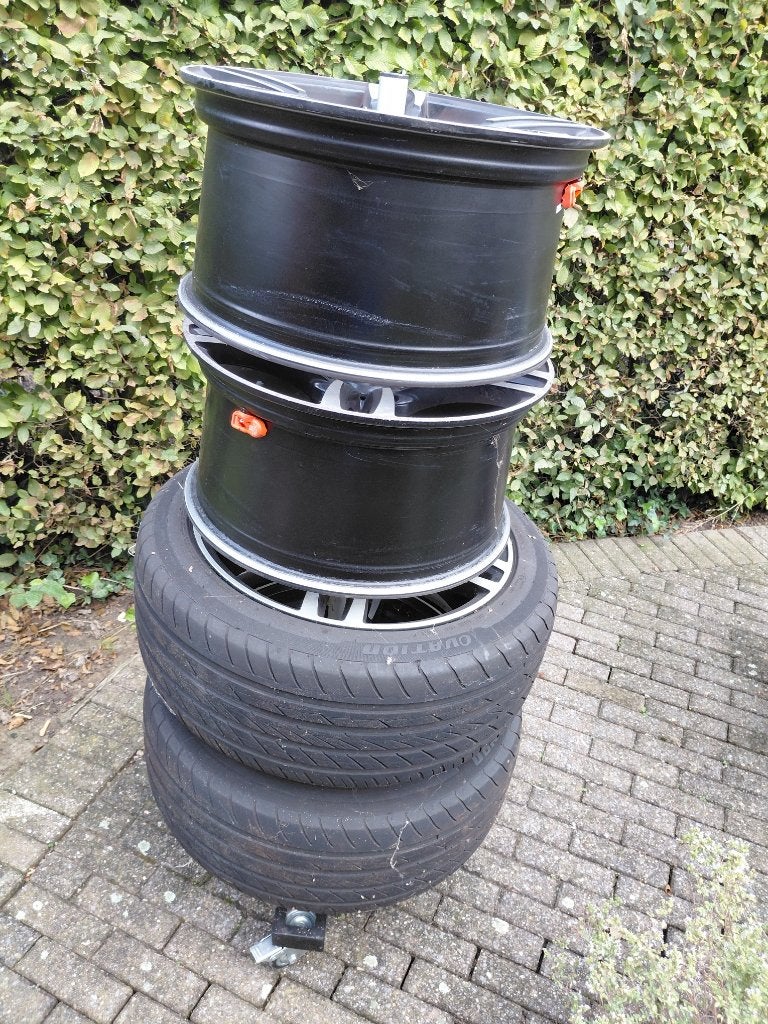 set velgen incl 2 banden 245/45R19, Autos : Pièces & Accessoires, Enlèvement, Pneu(s)