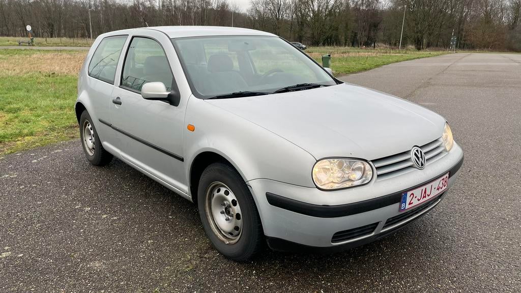 VW Golf 4  1.4cc. Benzine. Gekeud VVK, Auto's, 4 cilinders, Handgeschakeld, 55 kW, Zilver of Grijs