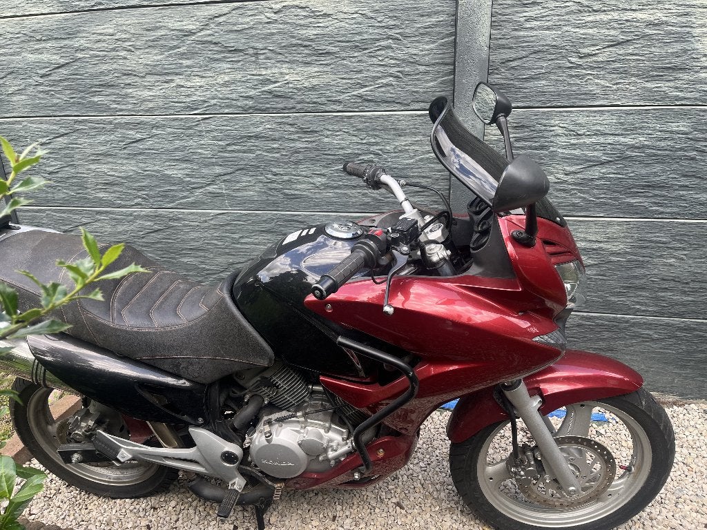 HONDA VARADERO 125, Motos, Motos | Honda, Tourisme, Occasion, Permis Moto A1 minimum, 2 cylindres