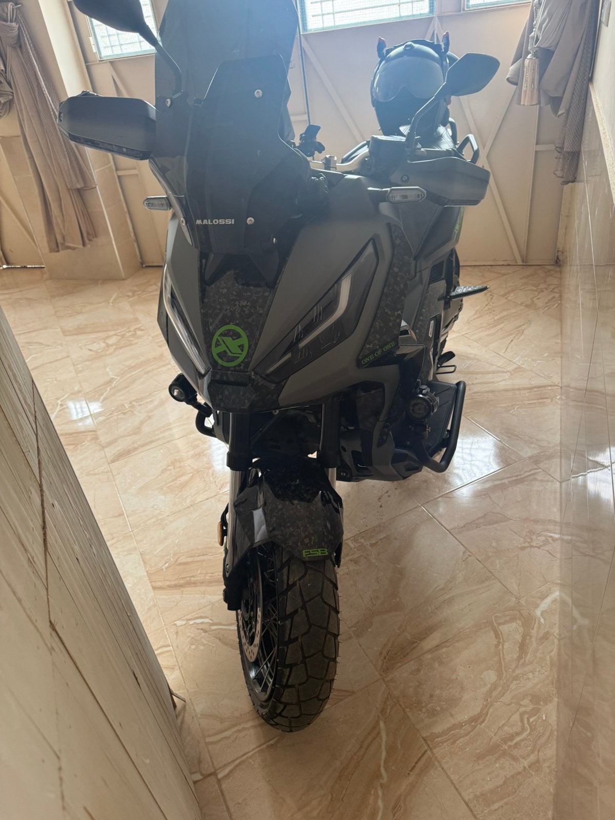 Honda 750 X-ADV|Akrapovic|Personnalisé|Option complète, Motos, Permis Moto A, Scooter, Occasion, Plus de 35 kW