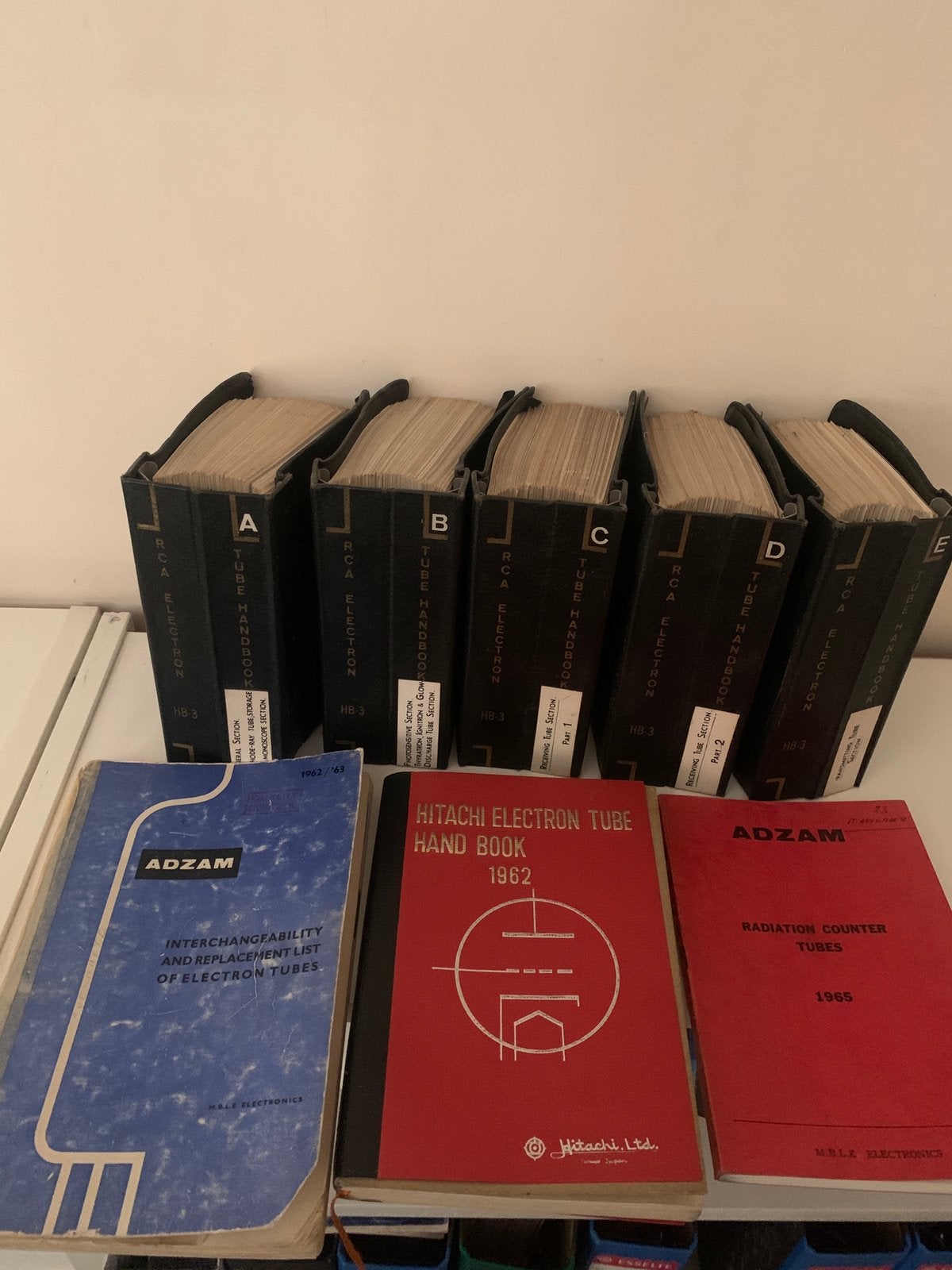 Electron tubes handbooks, Telecommunicatie, Ophalen, Zo goed als nieuw