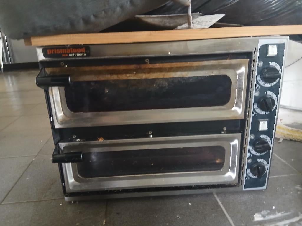 Dubbele pizza oven op stroom, Ophalen