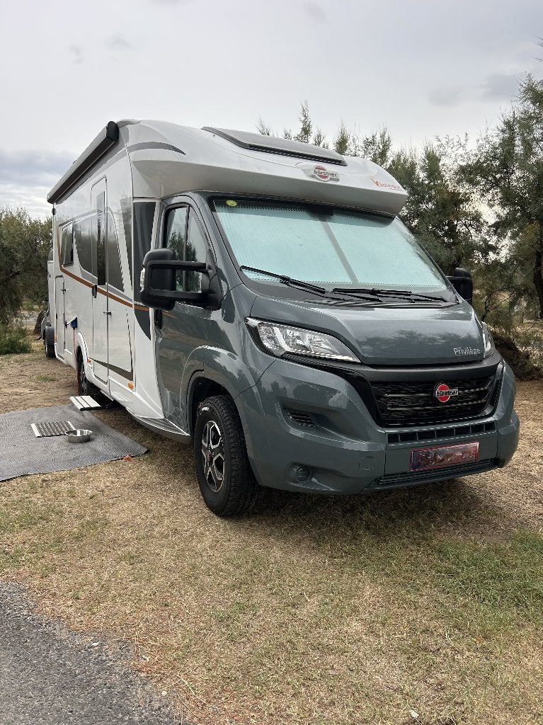 A vendre camping car BURTSNER 2024  -15000km, Caravans en Kamperen, Automaat, Standaard zit, Watertank (Schoon), Diesel