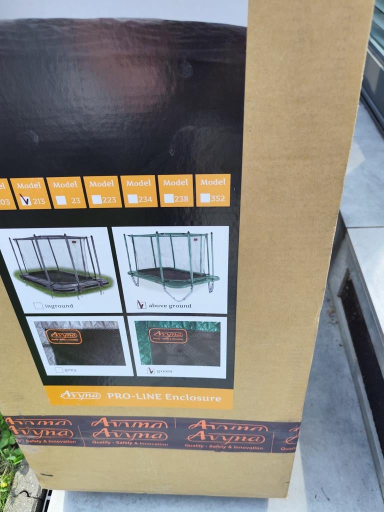 a vendre Trampoline Avyna avec filet de sécurité, Enlèvement