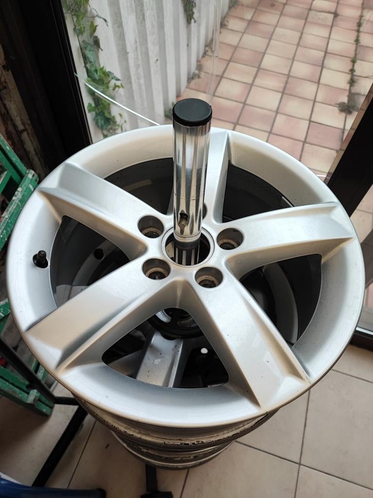 Jantes 16 pouces d'origine Audi/Volkswagen, Autos : Pièces & Accessoires, Pneus & Jantes, 16 pouces, Pneus été, 205 mm, Pneu(s)