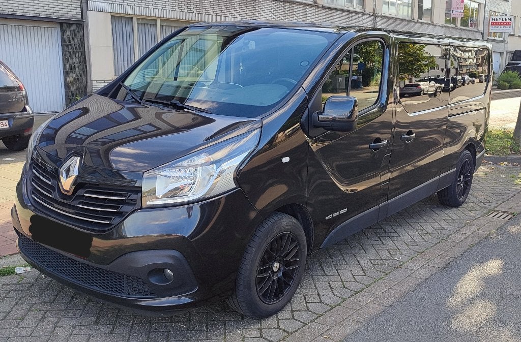 Renault Trafic  Passenger 1.6 dci energi 9 zitplaatsen, Voorwielaandrijving, 4 cilinders, Bluetooth, Zwart