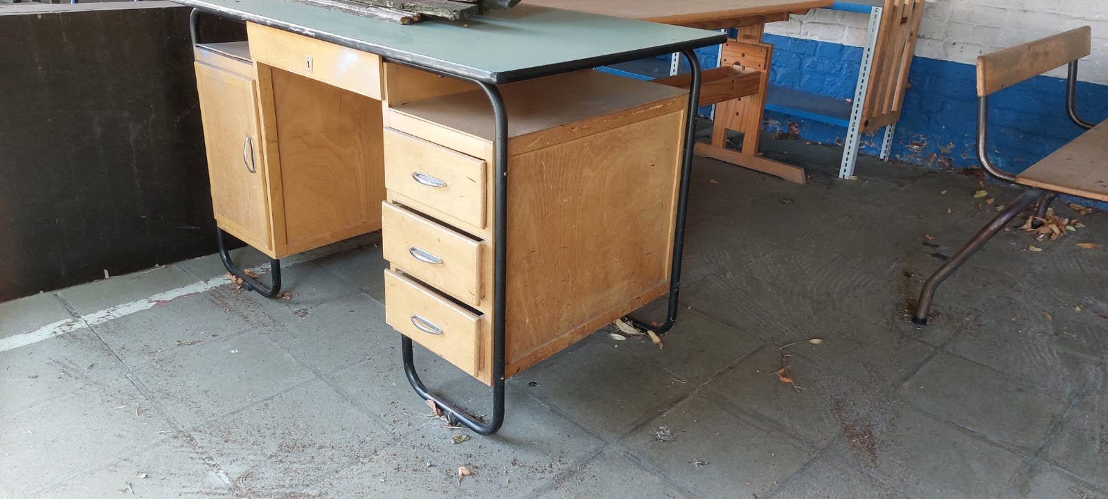Retro schoolbureau, Huis en Inrichting, Bureaus, Ophalen, Gebruikt, Groen, Schoolbureau