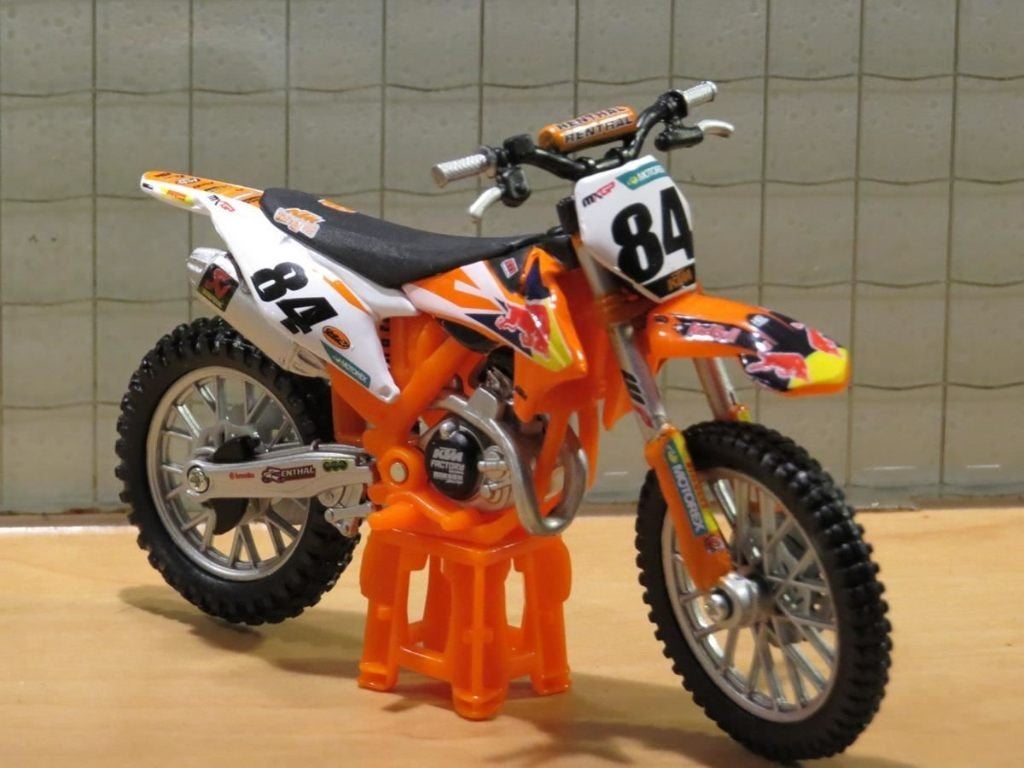 Jeffrey Herlings #84 KTM 450 SX-F 2018 red bull team 1:18, Ophalen of Verzenden, Nieuw, Motor, Burago