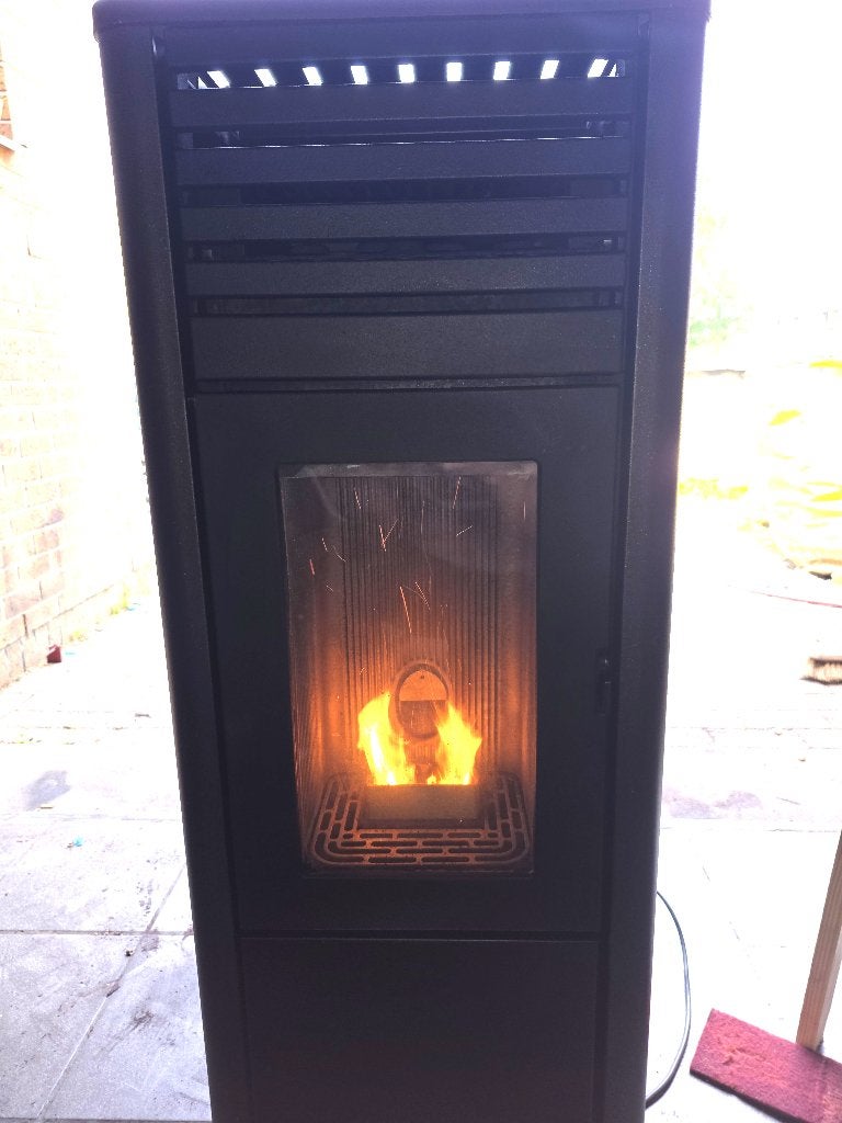 Poêle à granulés MCZ Maggie Comfort Air 10 kW avec conduits, Maison & Meubles, Poêles, Enlèvement, Utilisé, Autres carburants