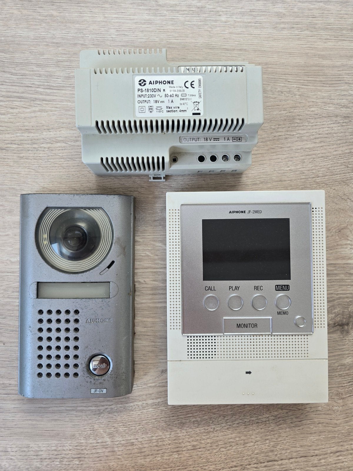 Aiphone visiophone, Ophalen