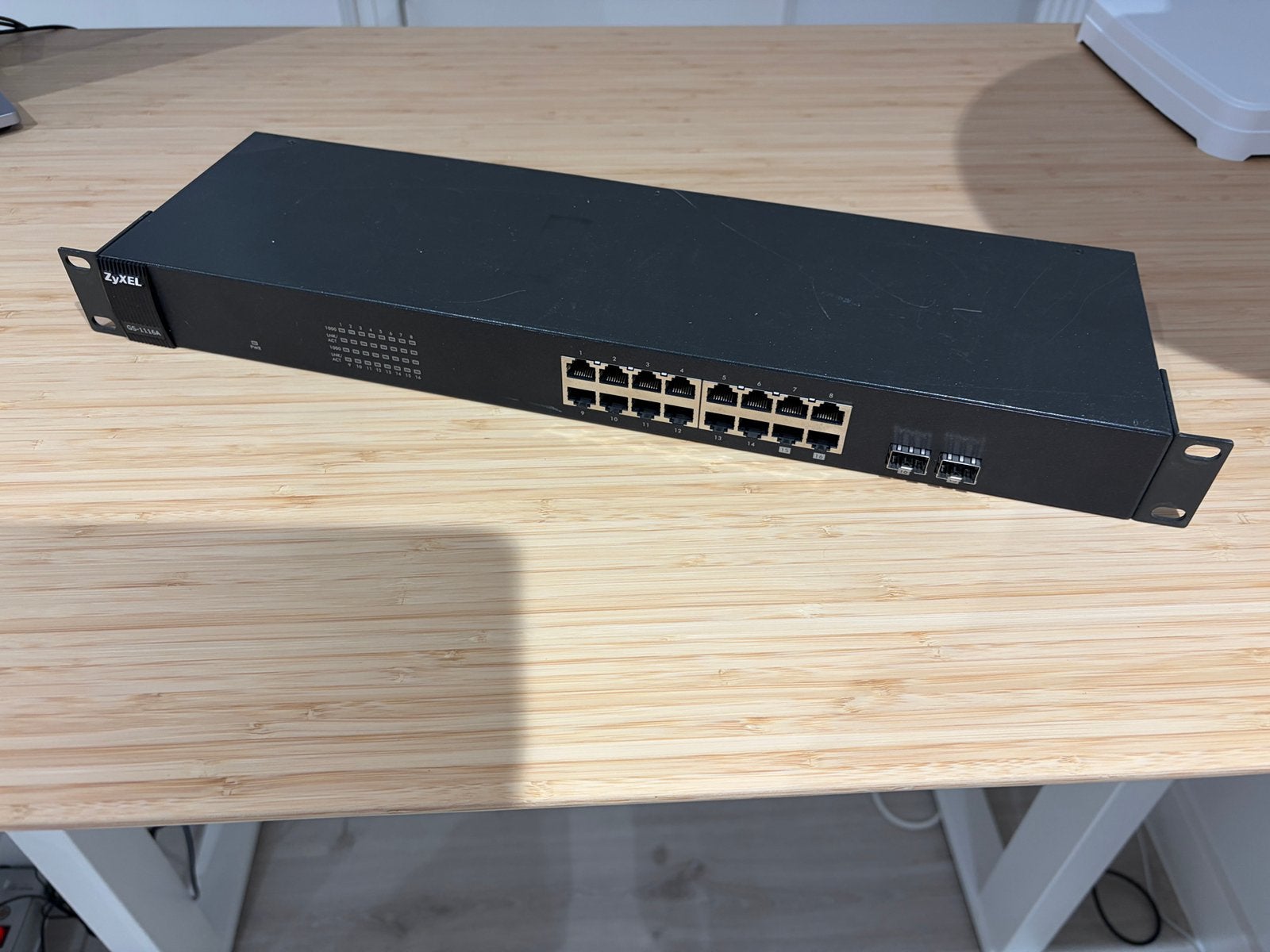 Zyxel 16 poorts rack switch, Enlèvement, Utilisé