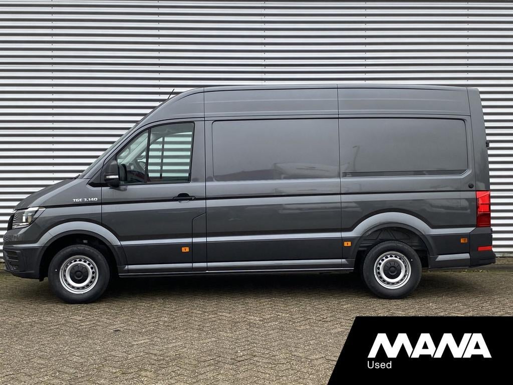 MAN TGE 3.140 L3H3 Automaat 140PK Antraciet NIEUW MODEL Crui, Auto's, Stof, Gebruikt, Zwart, Bedrijf