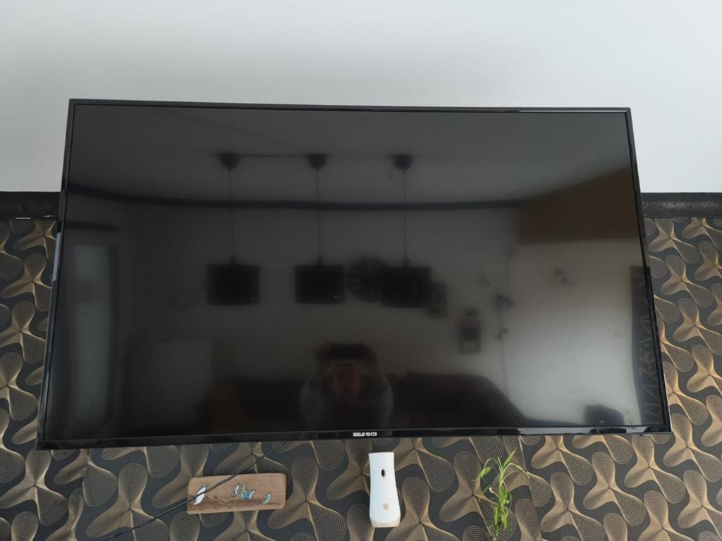 Elemental SmartTV 65 pouces 2021 blanc - Support gratuit, TV, Hi-fi & Vidéo, Télévisions, Smart TV, Enlèvement ou Envoi
