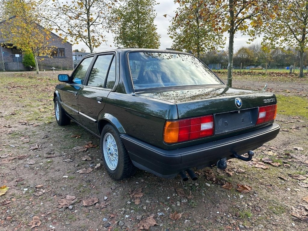 bmw 320 automaat, Auto's, Automaat, 4 deurs, Grijs, 3 Reeks