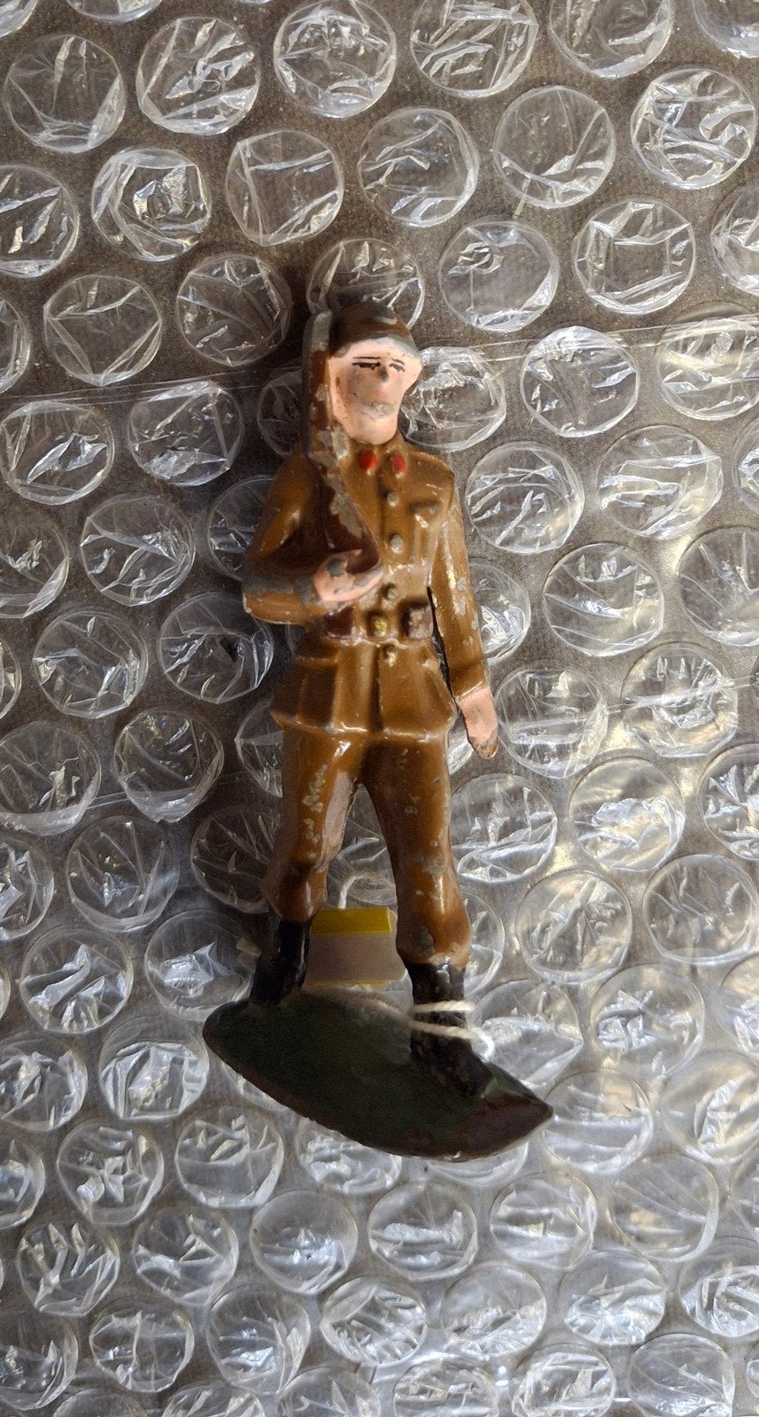 figurine in metaal, Enlèvement
