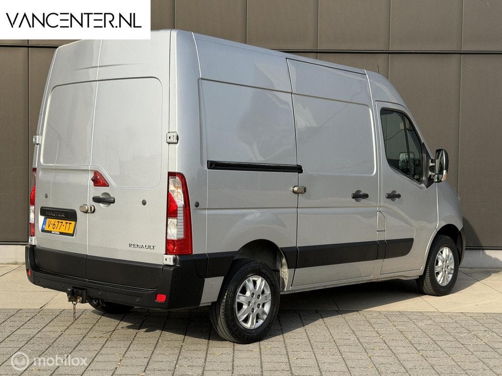 Renault Master 2.3 dCi 146PK L1H2 Airco Navi Trekhaak Euro 6, Voorwielaandrijving, Stof, Gebruikt, 4 cilinders