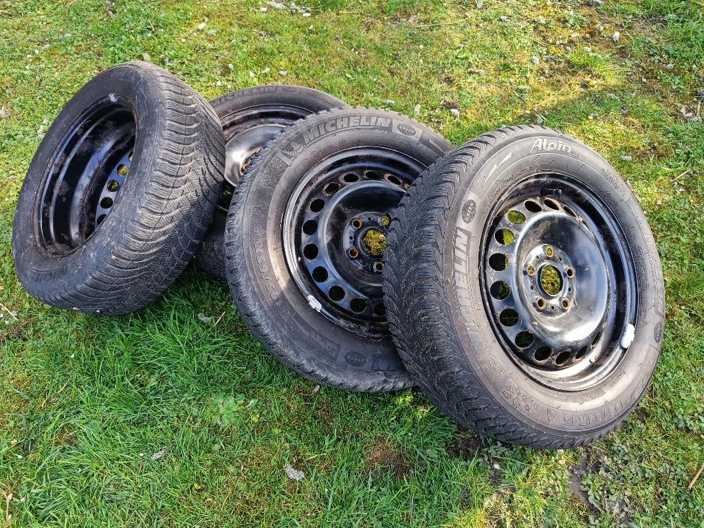 4x Seat wielen + Michelin Alpin winterbanden 195/65R15, Auto-onderdelen, Banden en Velgen, Banden en Velgen, Winterbanden, 15 inch