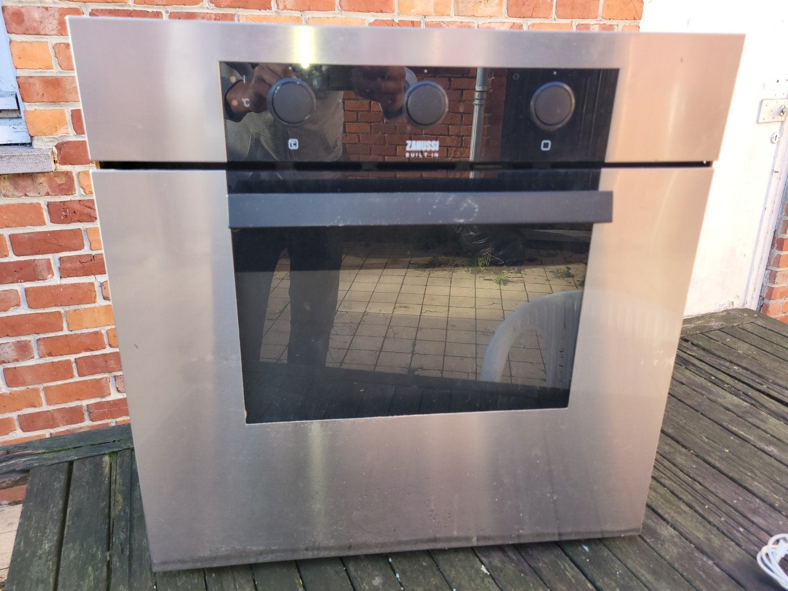 Zanussi inbound oven

100% werkend.
Weg wegens nieuwe keuken, Antiek en Kunst, Antiek | Tv's en Audio, Ophalen