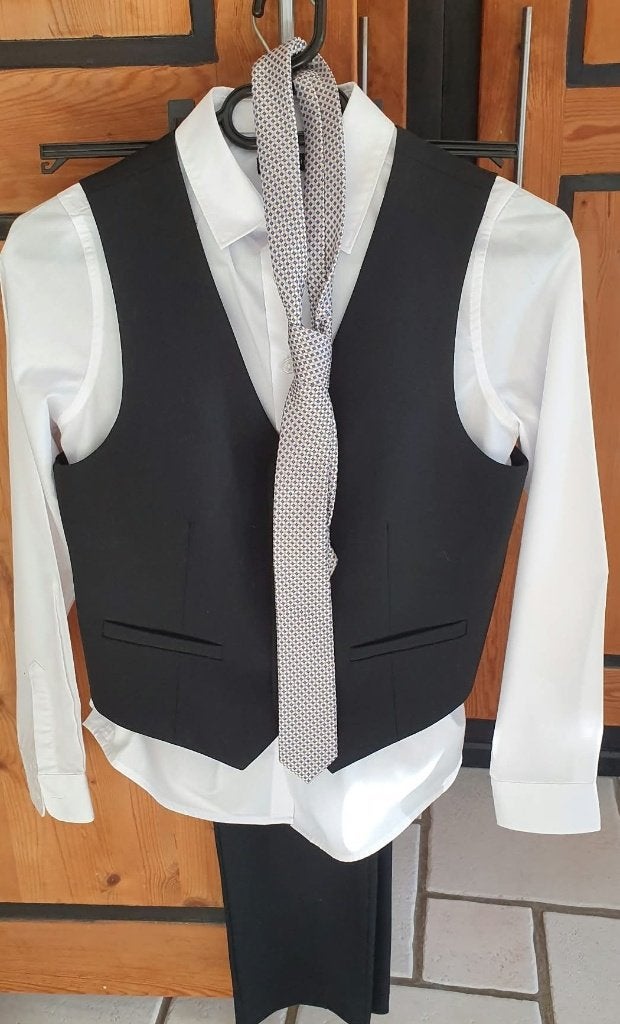 ENSEMBLE 4 PIECES GARCON 11 ANS TAILLE 146 (NOIR), Enlèvement, Comme neuf, Garçon, Ensemble
