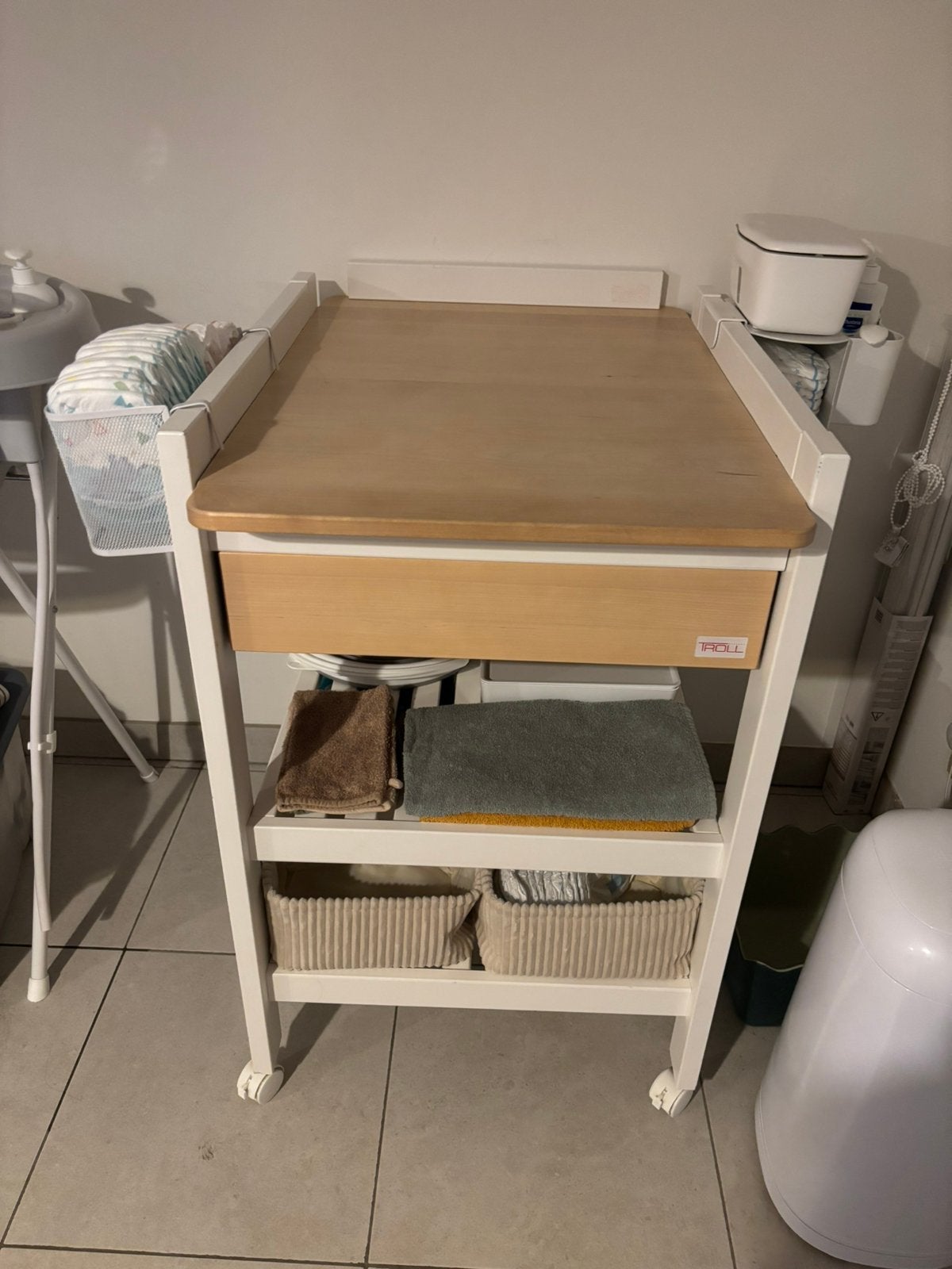 Table d'allaitement Troll, Enlèvement, Utilisé