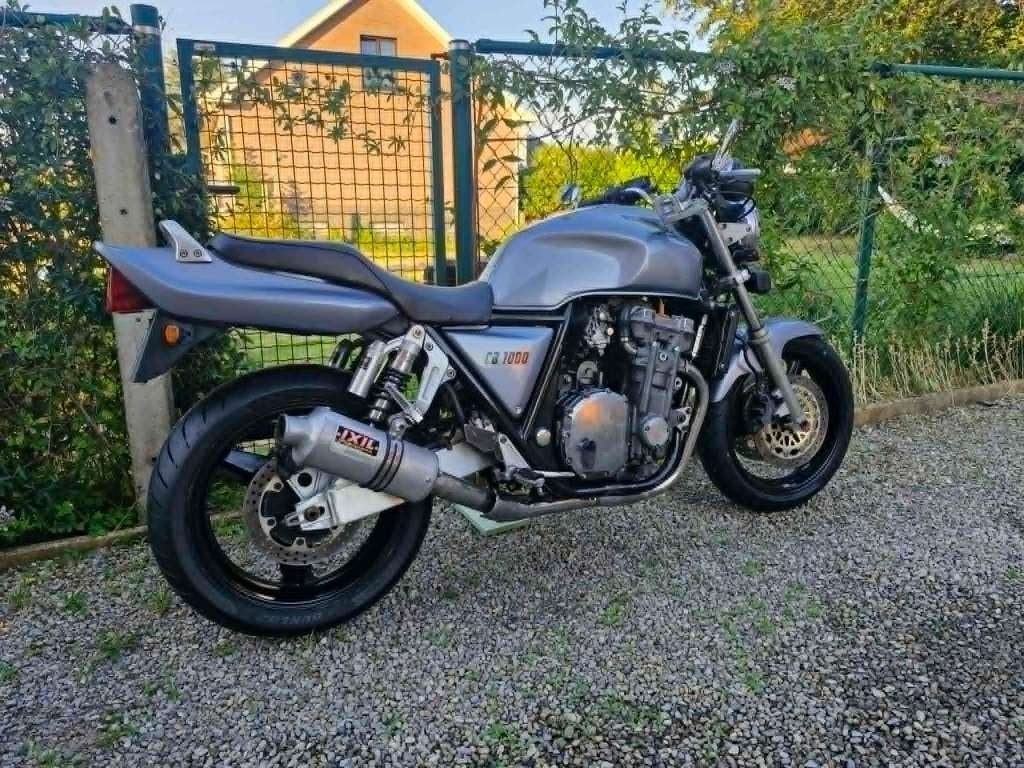 Honda CB1000F Super Four « Big One », 998 cm³, Occasion, Plus de 35 kW, Échappement sport