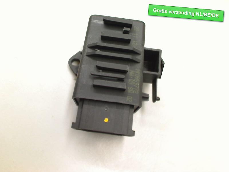 COMMUTATEUR SIEGE CHAUFFANT Volkswagen Passat Variant (365), Utilisé, De Bloemendaal 21 21
5221 EB  'S HERTOGENBOSCH, NL, Info@123Parts.nl
