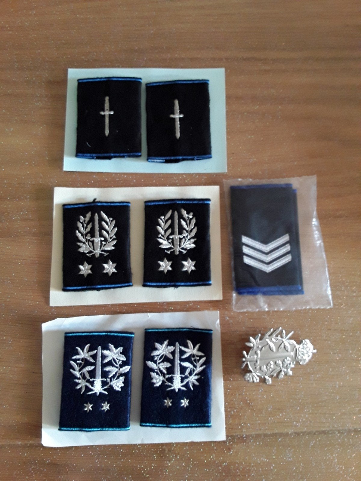 Lot grades/insigne ex police communale, Enlèvement ou Envoi