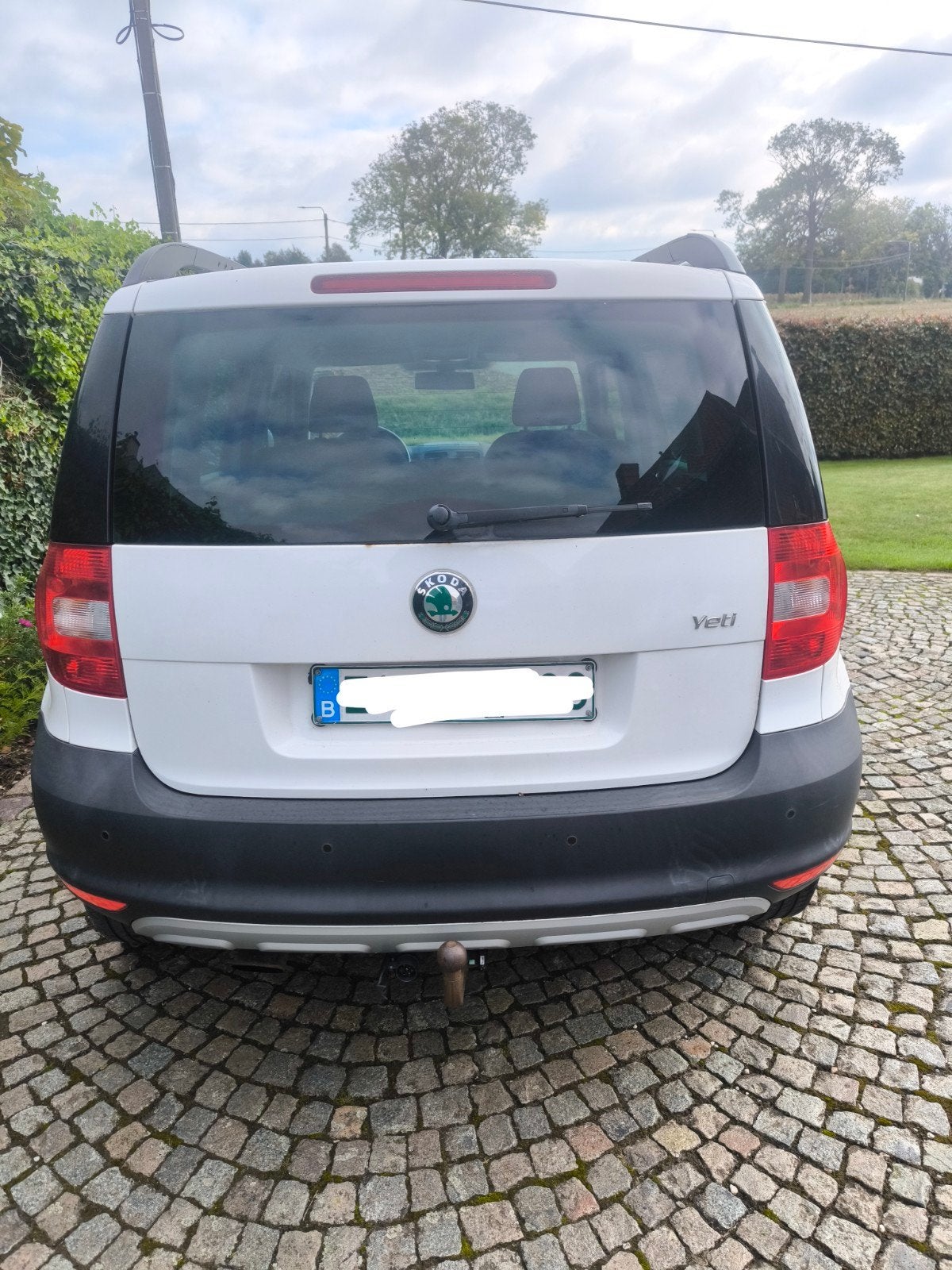 Skoda yeti Essence 1.2 TSI , Euro 5 , très propre 08/2010, Autos, Achat, Entreprise, Noir, 5 portes