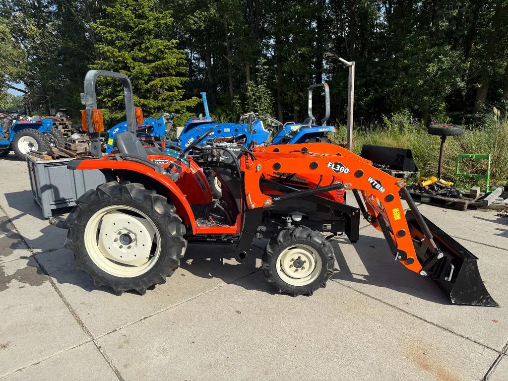 Kubota KT250 met voorlader, Articles professionnels, Machines & Construction | Jardin, Parc & Sylviculture, Autres types