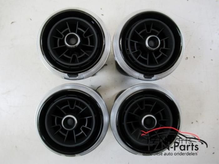 Audi A3 8V Facelift Luchtroosters Dashboard Set L+R, Autos : Pièces & Accessoires, Enlèvement ou Envoi, Utilisé
