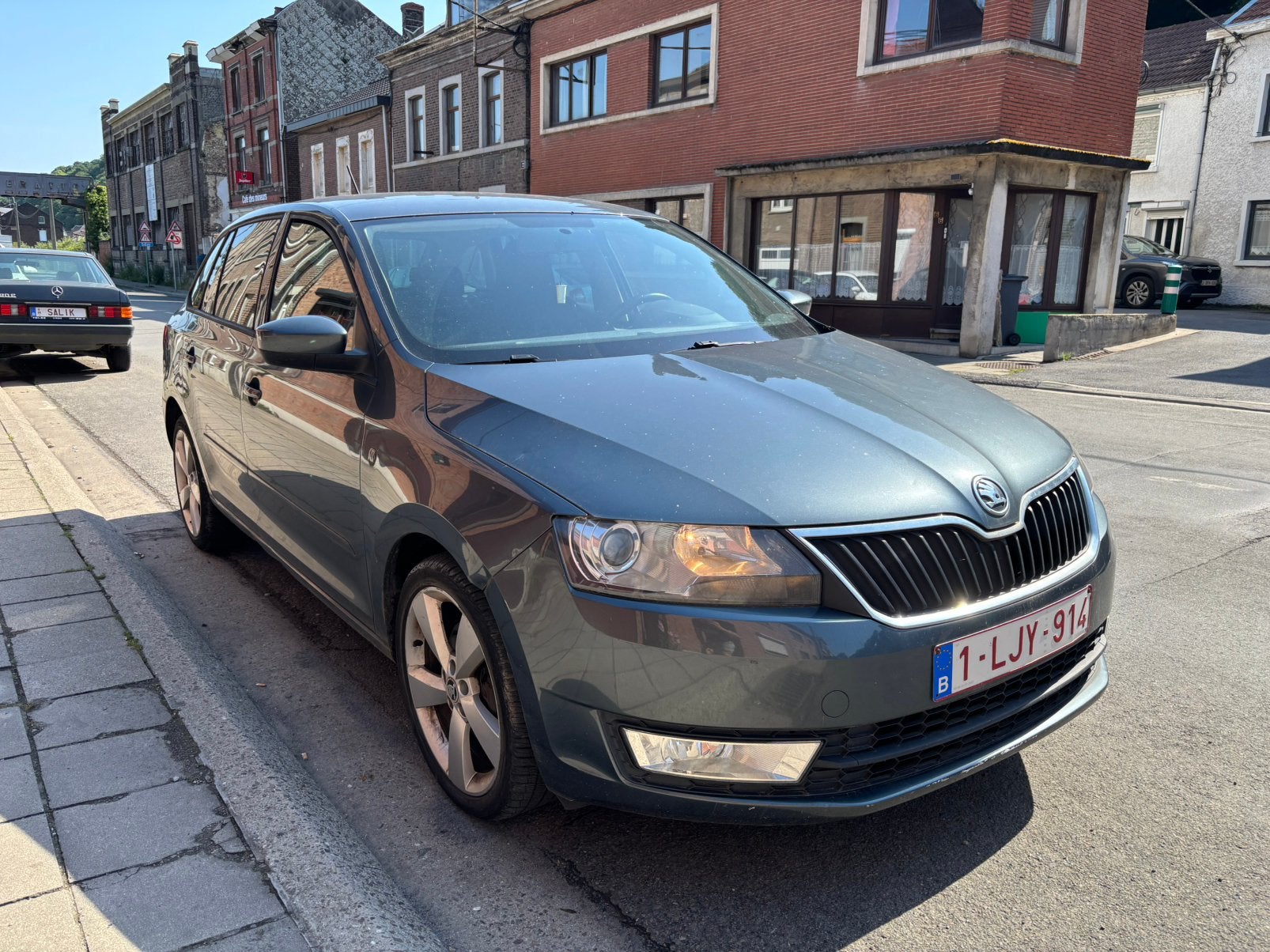 Skoda Rapid Essence 122300km bon etat de 2014. 77kw, Autos, Skoda, Achat, Ordinateur de bord, Boîte manuelle, Entretenue par le concessionnaire