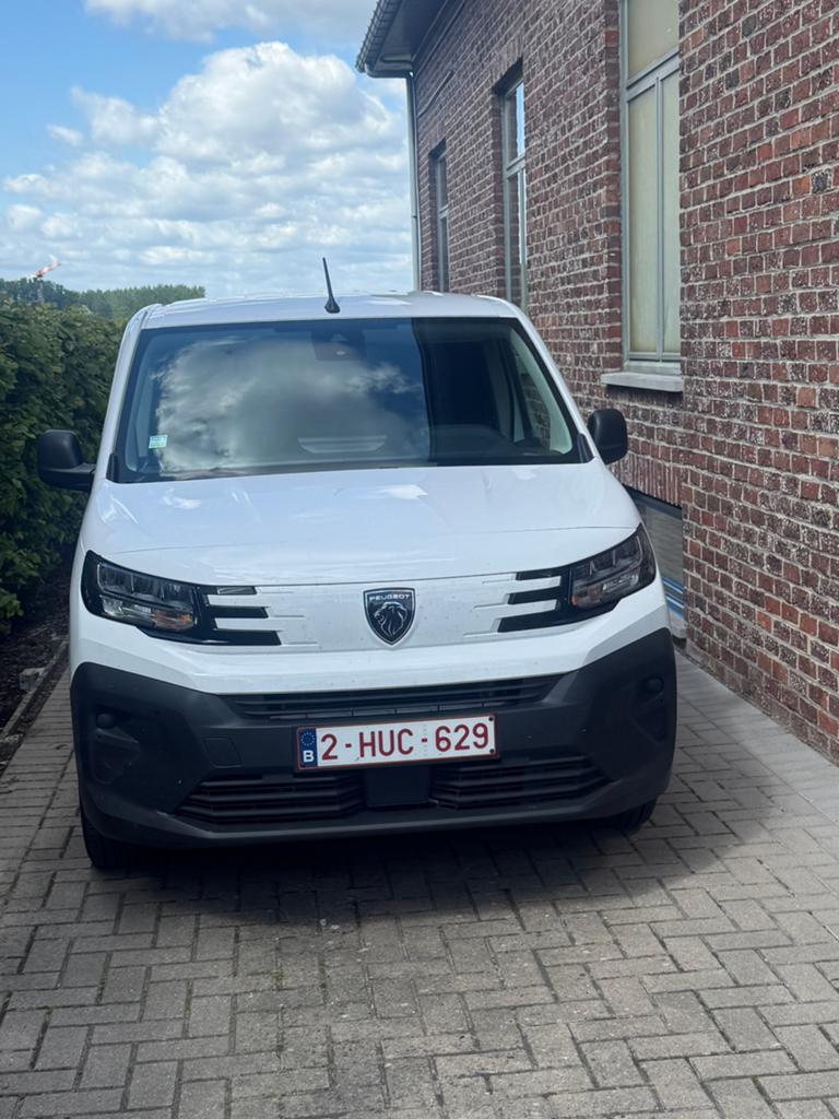 Peugeot Partner 2025 automaat, Auto's, Bestelwagens en Lichte vracht, Stof, 4 cilinders, Wit, Bedrijf