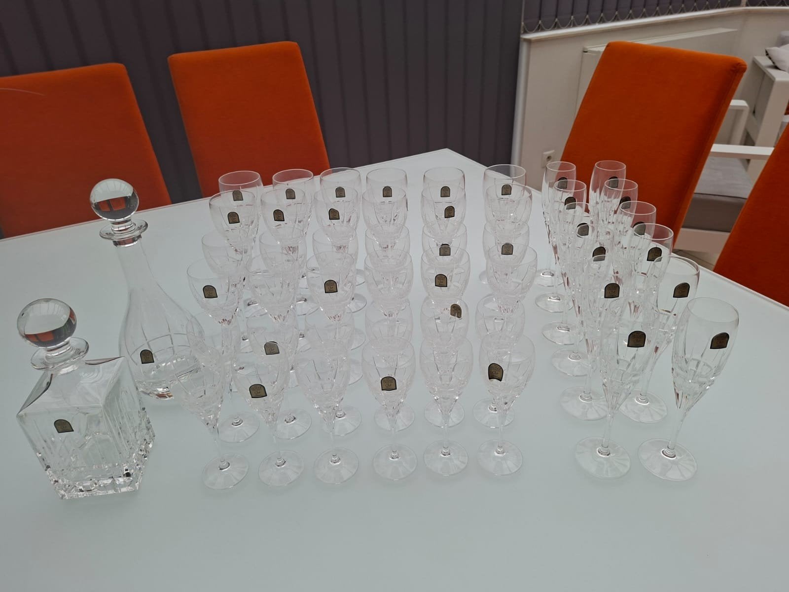 service de 48 pièces en cristal + 2 carafes., Antiquités & Art