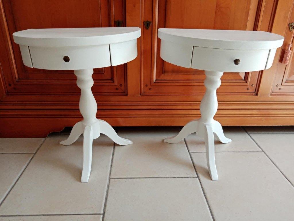 Paire de tables de chevet demi-lune style Shabby vintage, Maison & Meubles, Moins de 55 cm, Moins de 45 cm, Enlèvement, Utilisé
