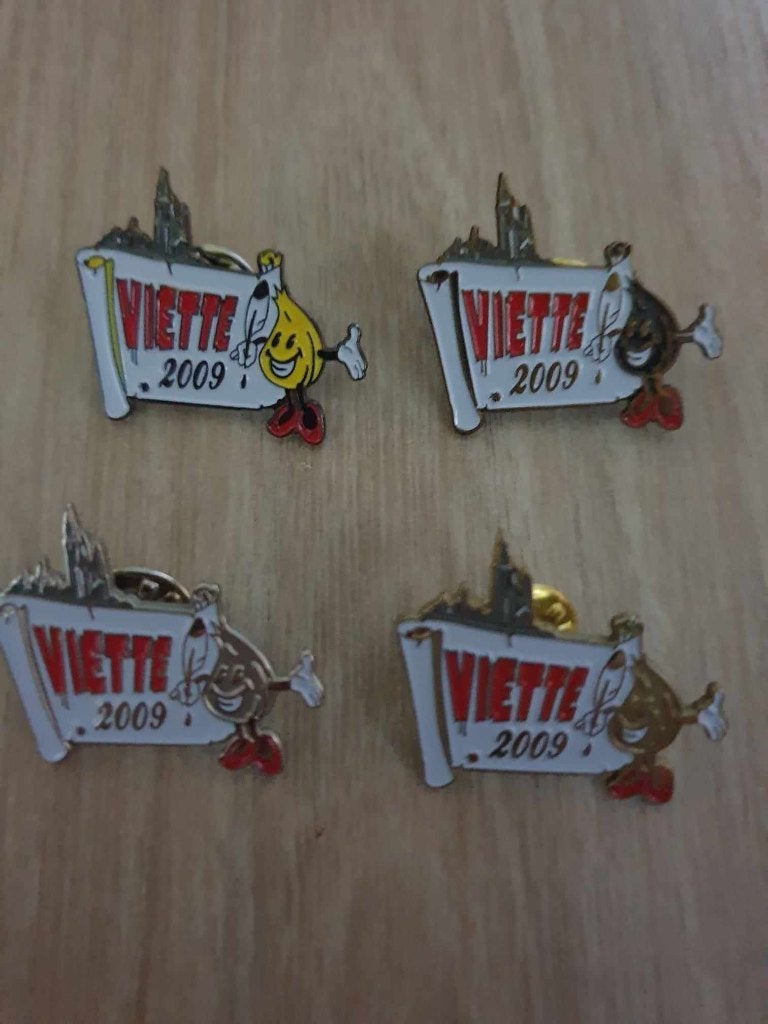 Pins kandidaat prins Aalst carnaval Viette 2009, Verzamelen, Speldjes, Pins en Buttons, Ophalen of Verzenden