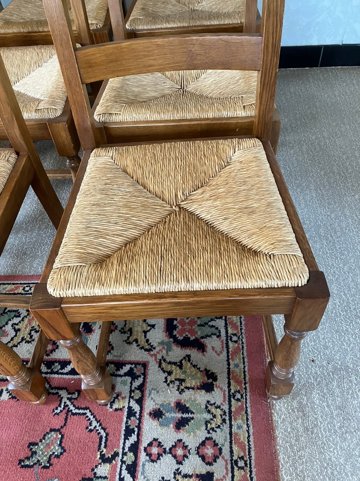 Eiken stoelen, Ophalen