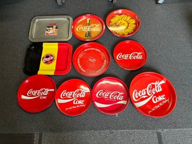 Coca Cola 10 stuks vintage grote dienbladen, Ophalen, Gebruikt