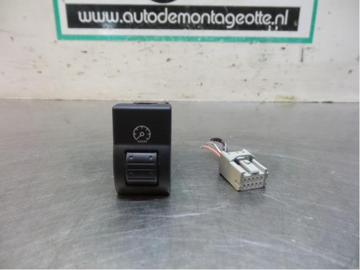 Gradateur habitacle d'un Mazda 3 (3 03-), -, 3 mois de garantie, Mazda, Utilisé