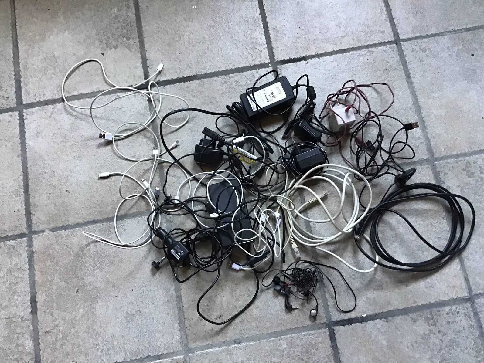 Verschillende opladers, Computers en Software, Pc- en Netwerkkabels, Ophalen of Verzenden, Zo goed als nieuw