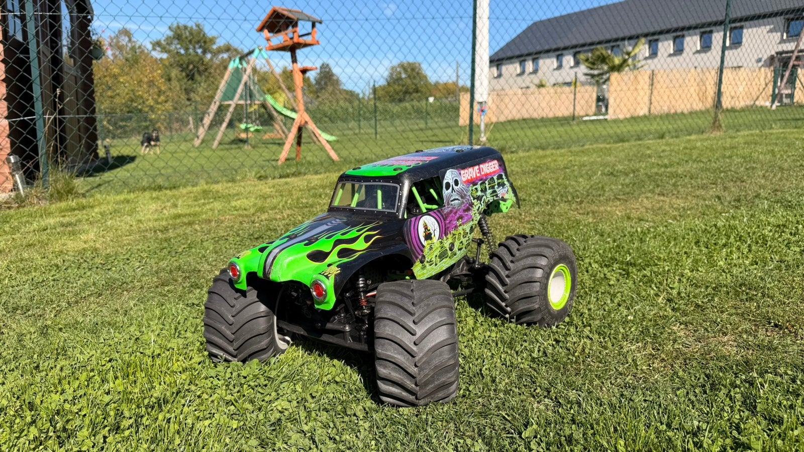Monster truck grave digger, Hobby en Vrije tijd, Ophalen, Zo goed als nieuw