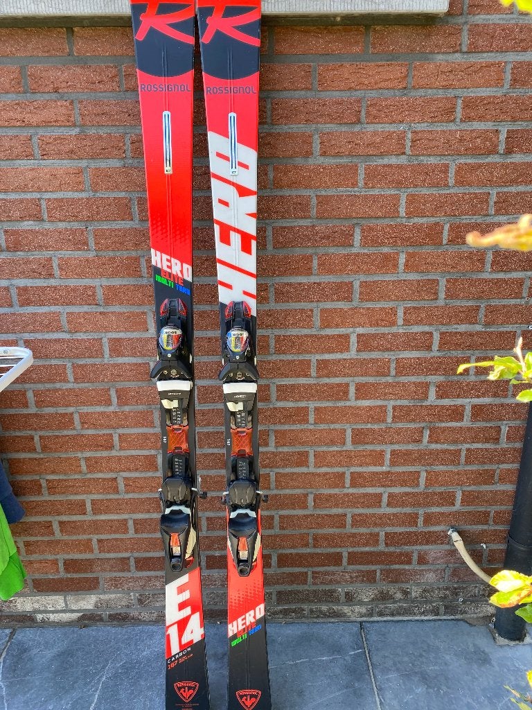 Rossignol hero elite skies, Sports & Fitness, Ski & Ski de fond, 160 à 180 cm, Carving, Skis, Rossignol
