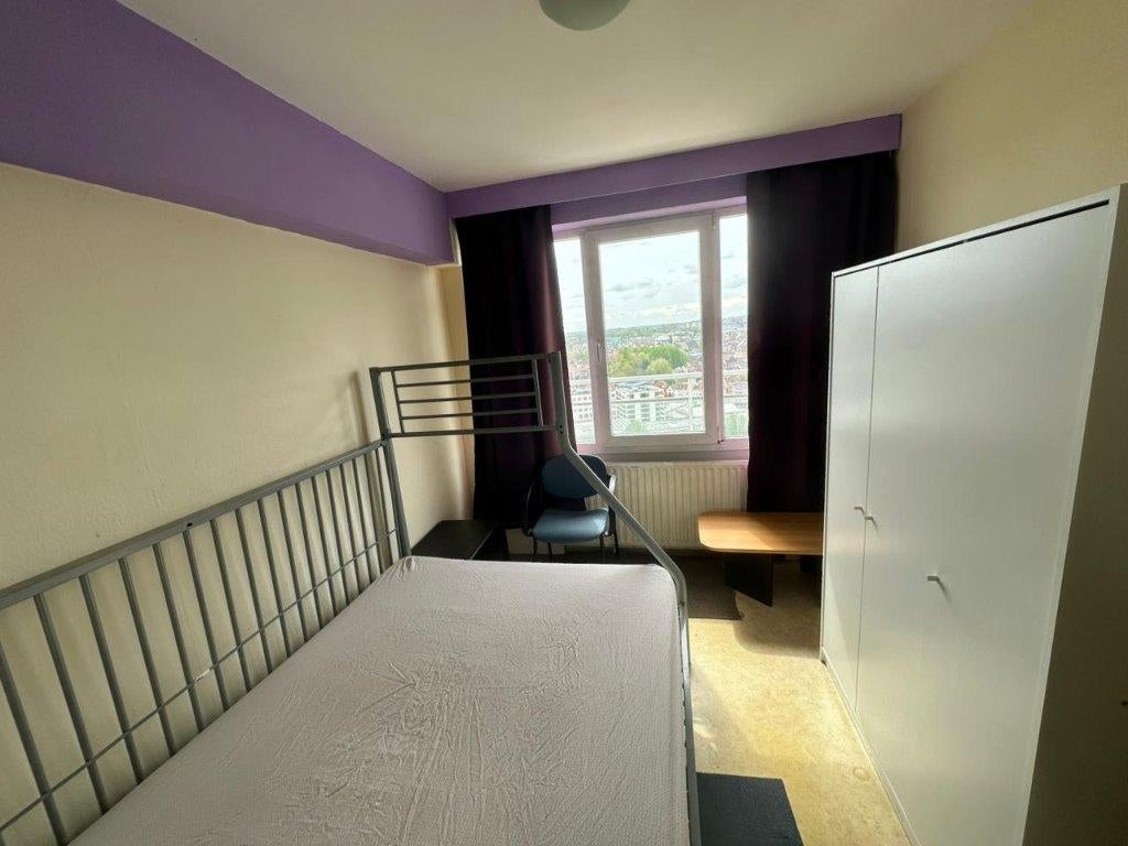 Ruime privékamer met prachtig uitzicht – Ideaal voor student, 20 tot 35 m², Brussel
