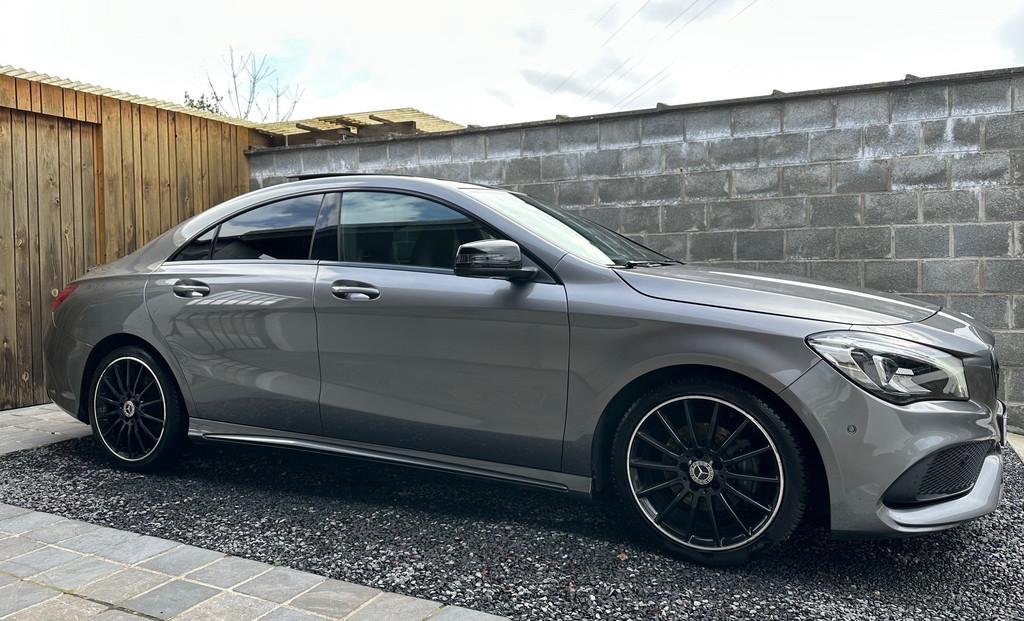 Mercedes-Benz CLA-Klasse 180 i AMG Line Pano Led Navi Alcant, Autos, Achat, Euro 6, Entreprise, Carnet d'entretien